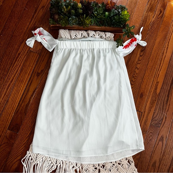 Lulu’s | Crysta Floral Embroidered Off the Shoulder Dress - Picture 3 of 7